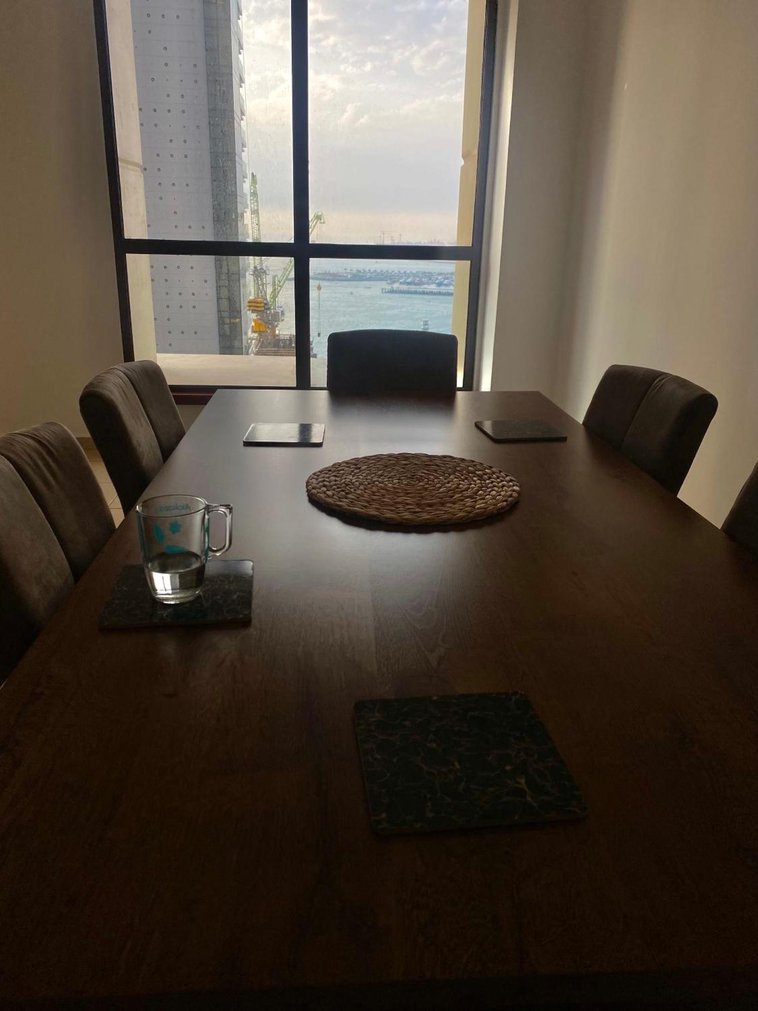 Seaview Beach Hostel Jbr - Walk To Beach - Gym - Pool - Metro Station ดูไบ ภายนอก รูปภาพ