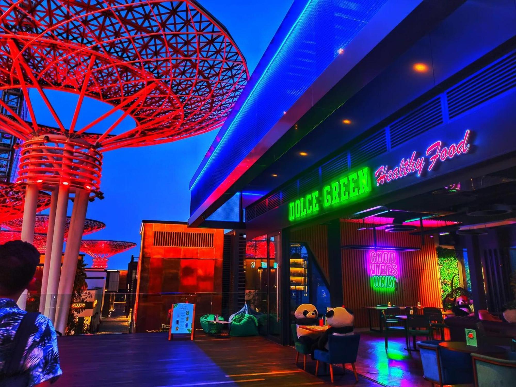 Seaview Beach Hostel Jbr - Walk To Beach - Gym - Pool - Metro Station ดูไบ ภายนอก รูปภาพ