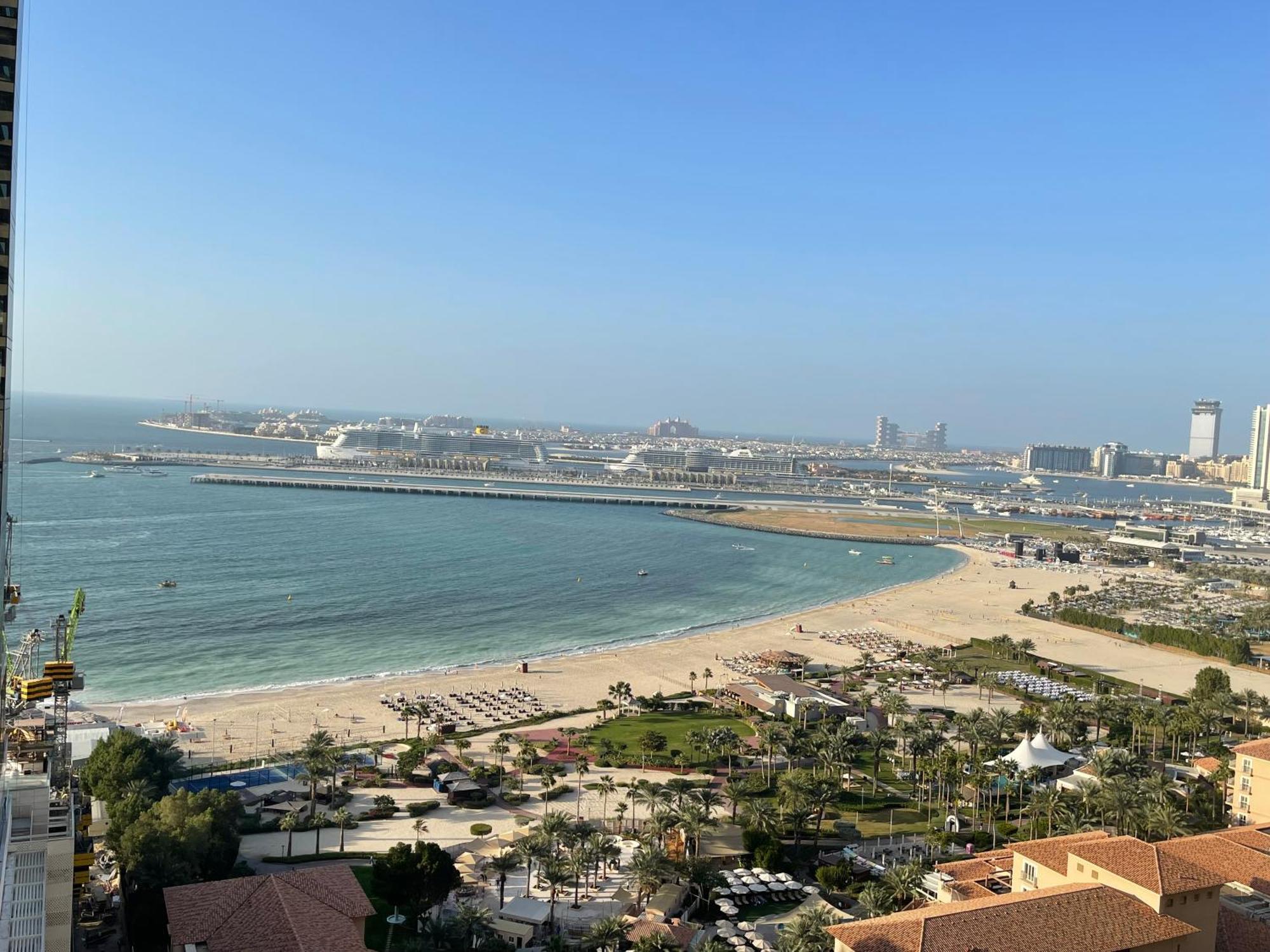 Seaview Beach Hostel Jbr - Walk To Beach - Gym - Pool - Metro Station ดูไบ ภายนอก รูปภาพ