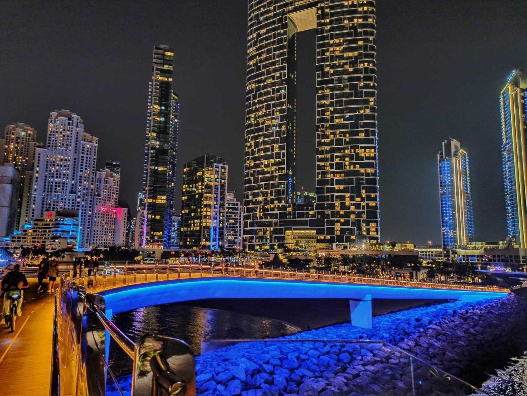 Seaview Beach Hostel Jbr - Walk To Beach - Gym - Pool - Metro Station ดูไบ ภายนอก รูปภาพ