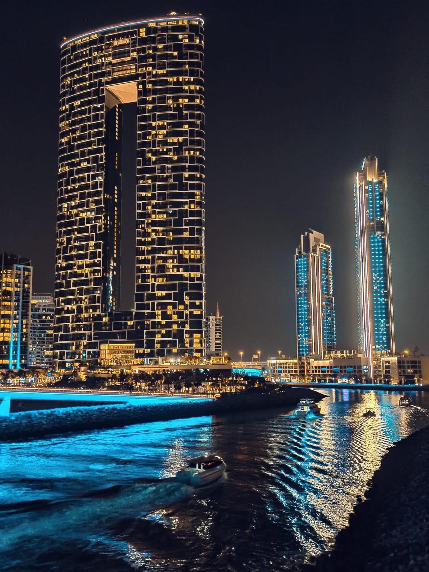 Seaview Beach Hostel Jbr - Walk To Beach - Gym - Pool - Metro Station ดูไบ ภายนอก รูปภาพ