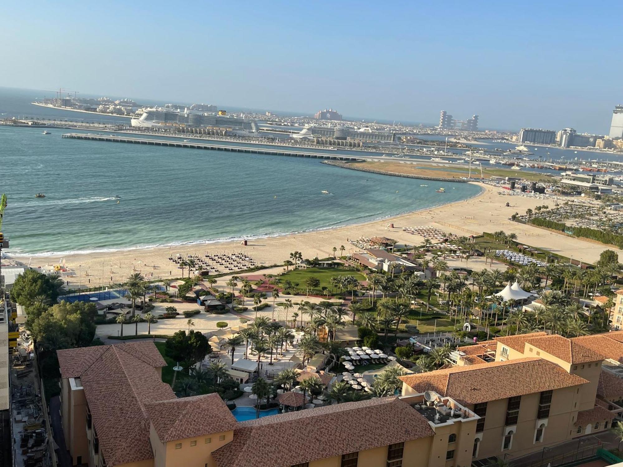 Seaview Beach Hostel Jbr - Walk To Beach - Gym - Pool - Metro Station ดูไบ ภายนอก รูปภาพ