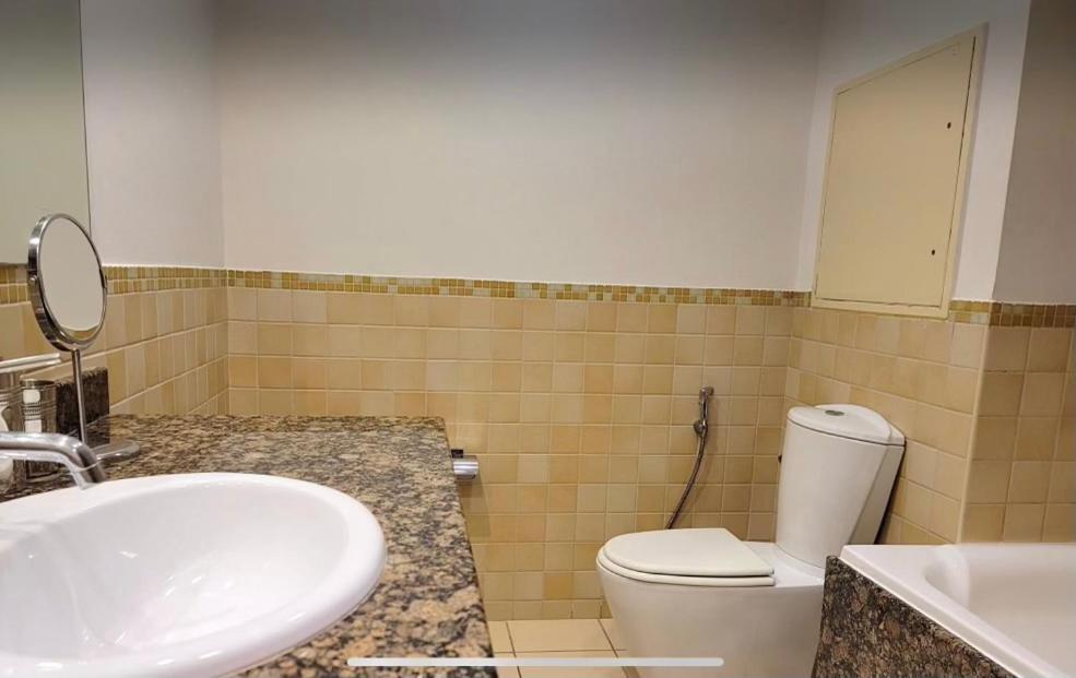 Seaview Beach Hostel Jbr - Walk To Beach - Gym - Pool - Metro Station ดูไบ ภายนอก รูปภาพ